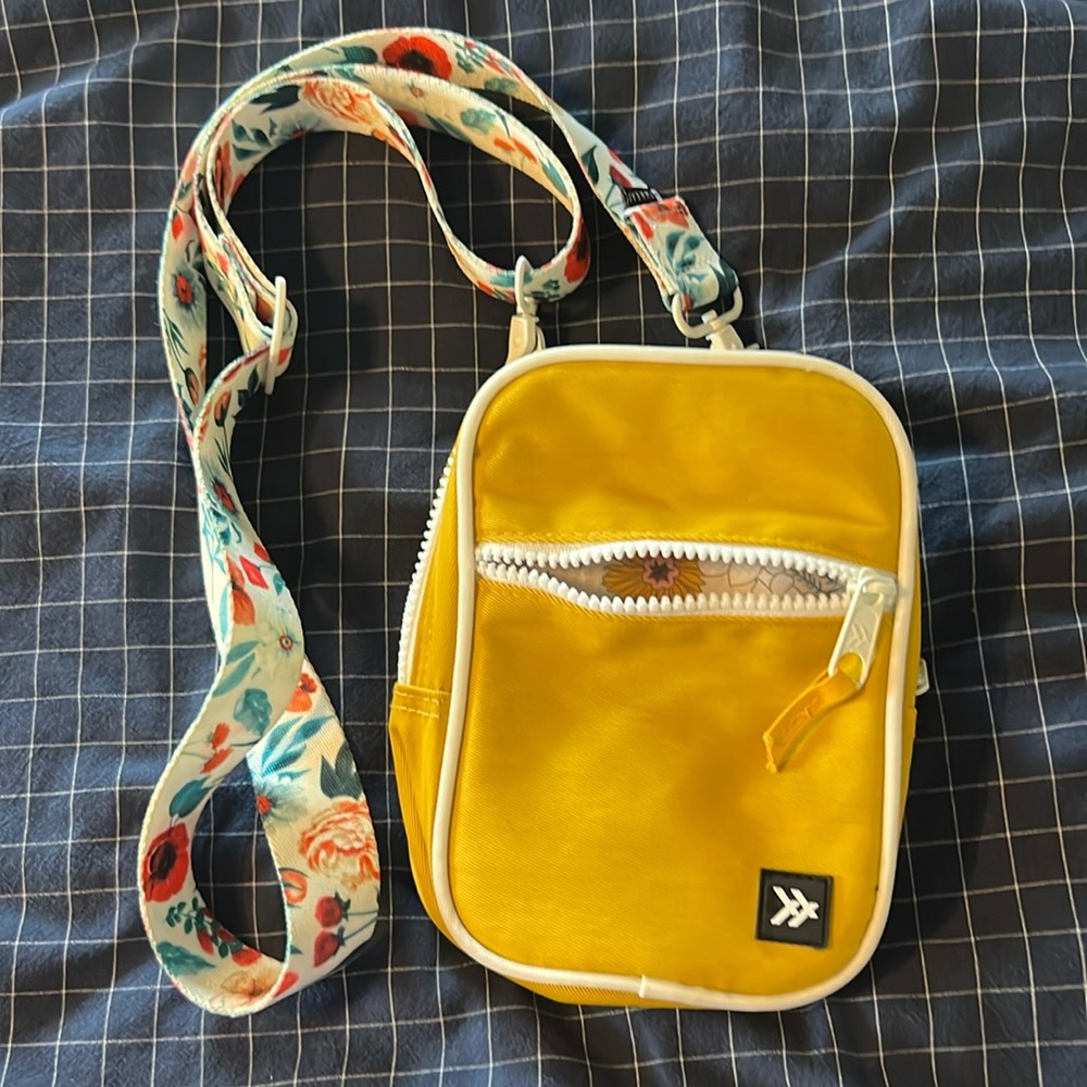 Thread Walet crossbody bag